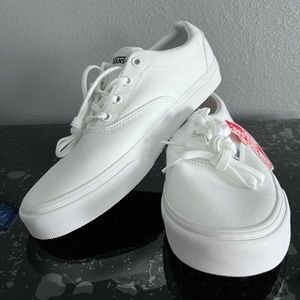 NWT Vans White Women’s Shoe Size 10